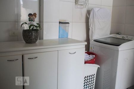 Casa à venda com 677m², 5 quartos e 8 vagasLavanderia