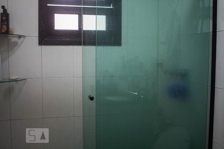 Casa à venda com 677m², 5 quartos e 8 vagasBanheiro da Suíte 2