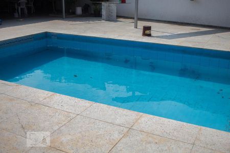 Casa à venda com 677m², 5 quartos e 8 vagasPiscina