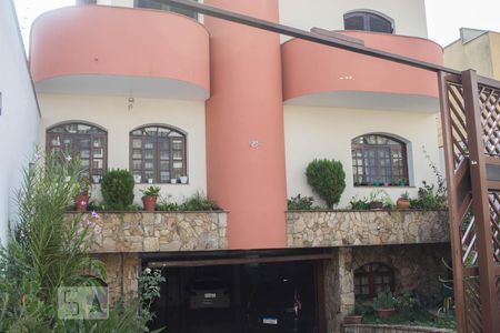 Casa à venda com 677m², 5 quartos e 8 vagasFachada