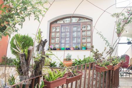 Casa à venda com 677m², 5 quartos e 8 vagasFachada