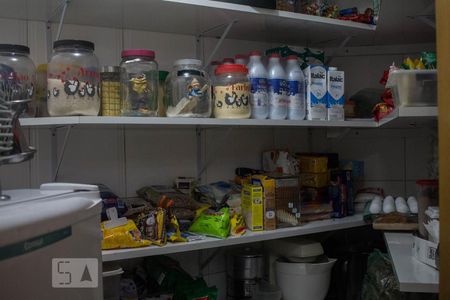 Casa à venda com 677m², 5 quartos e 8 vagasDispensa