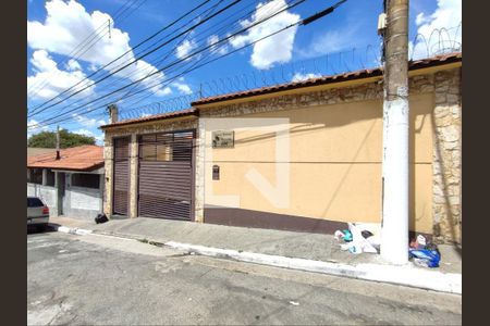 Casa de condomínio para alugar com 100m², 2 quartos e 1 vaga Casa de condomínio para alugar com 100m², 2 quartos e 1 vagaFachada