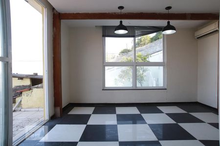 Casa à venda com 565m², 4 quartos e 3 vagasQuarto 4 Externo