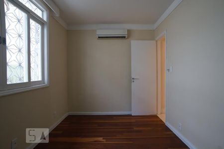 Casa à venda com 565m², 4 quartos e 3 vagasQuarto 3