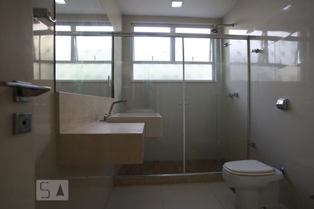 Casa à venda com 565m², 4 quartos e 3 vagasBanheiro Social