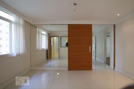 Casa à venda com 565m², 4 quartos e 3 vagasSala de Jantar
