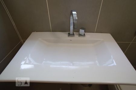 Casa à venda com 565m², 4 quartos e 3 vagasBanheiro de Serviço