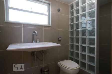 Casa à venda com 565m², 4 quartos e 3 vagasBanheiro de Serviço