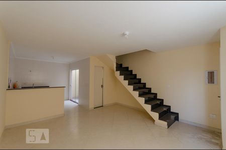Sala de casa de condomínio à venda com 2 quartos, 67m² em Vila Monte Santo, São Paulo