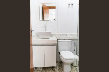 Banheiro de kitnet/studio para alugar com 1 quarto, 50m² em Jaraguá, Belo Horizonte