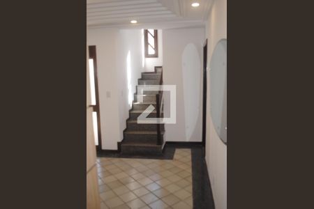 Escadas  de casa de condomínio para alugar com 6 quartos, 200m² em Stiep, Salvador