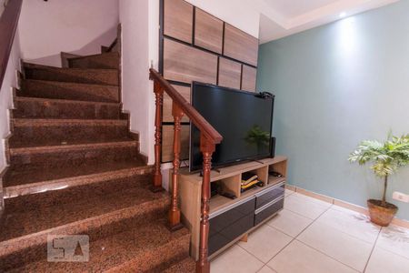 Escadaria de casa à venda com 2 quartos, 100m² em Vila Franci, São Paulo