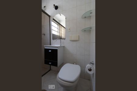 Apartamento para alugar com 60m², 2 quartos e sem vagaBanheiro