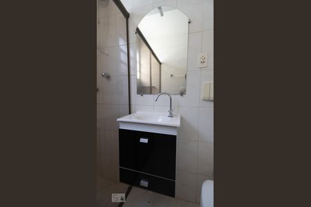 Apartamento para alugar com 60m², 2 quartos e sem vagaBanheiro