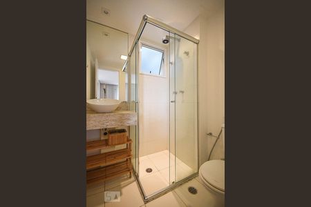Apartamento à venda com 68m², 2 quartos e 1 vaga Apartamento à venda com 68m², 2 quartos e 1 vagaBanheiro
