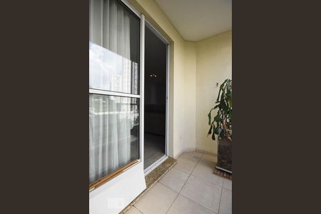 Apartamento à venda com 68m², 2 quartos e 1 vaga Apartamento à venda com 68m², 2 quartos e 1 vagaVaranda
