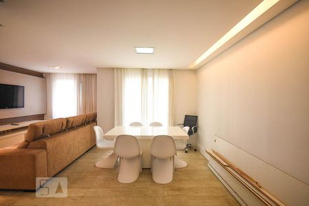 Apartamento à venda com 68m², 2 quartos e 1 vaga Apartamento à venda com 68m², 2 quartos e 1 vagaSala de jantar