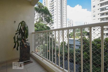 Apartamento à venda com 68m², 2 quartos e 1 vaga Apartamento à venda com 68m², 2 quartos e 1 vagaVaranda