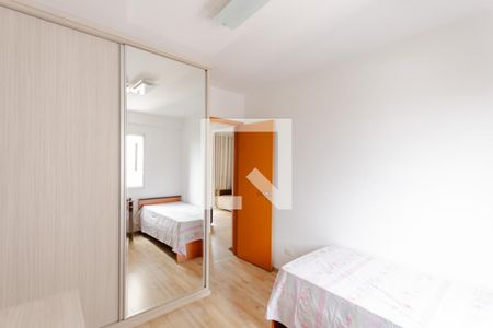 Apartamento para alugar com 72m², 2 quartos e 2 vagasQuarto