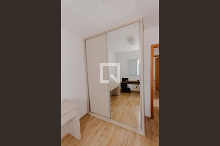 Apartamento para alugar com 72m², 2 quartos e 2 vagasQuarto