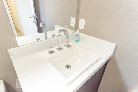 Apartamento para alugar com 92m², 2 quartos e 2 vagas Apartamento para alugar com 92m², 2 quartos e 2 vagasBanheiro da Suíte