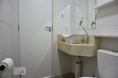 Banheiro de apartamento para alugar com 2 quartos, 75m² em Jacarepaguá, Rio de Janeiro