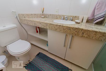 Banheiro de apartamento para alugar com 1 quarto, 50m² em Centro, Florianópolis