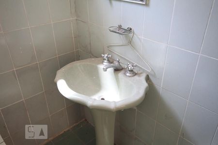 Casa à venda com 361m², 4 quartos e 3 vagasBanheiro de serviço