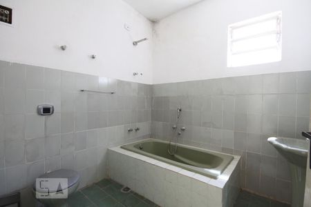 Casa à venda com 361m², 4 quartos e 3 vagasBanheiro de serviço