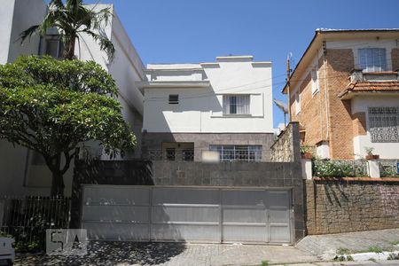 Casa à venda com 361m², 4 quartos e 3 vagasFachada