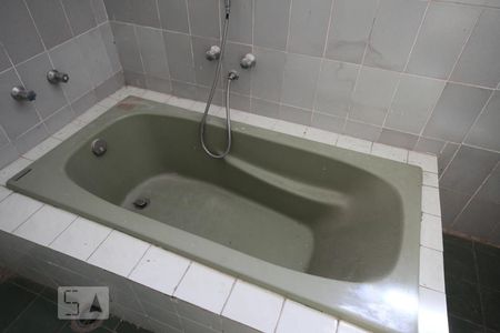 Casa à venda com 361m², 4 quartos e 3 vagasBanheiro de serviço