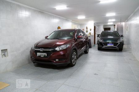 Casa à venda com 247m², 3 quartos e 6 vagas Casa à venda com 247m², 3 quartos e 6 vagasGaragem