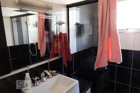 Casa à venda com 247m², 3 quartos e 6 vagas Casa à venda com 247m², 3 quartos e 6 vagasBanheiro da Suíte