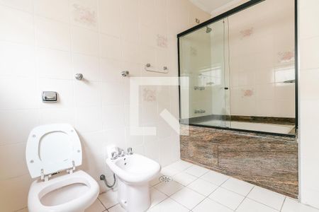 Casa à venda com 600m², 8 quartos e 6 vagasBanheiro da Suíte 3