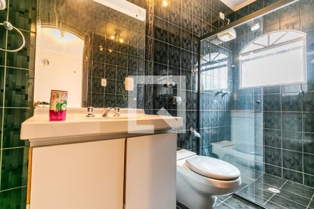 Banheiro da Suíte 1 de casa à venda com 8 quartos, 600m² em Chácara Seis de Outubro, São Paulo