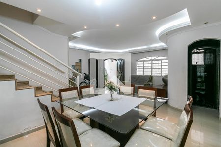Sala de casa à venda com 8 quartos, 600m² em Chácara Seis de Outubro, São Paulo