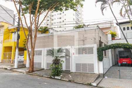 Casa à venda com 600m², 8 quartos e 6 vagasFachada