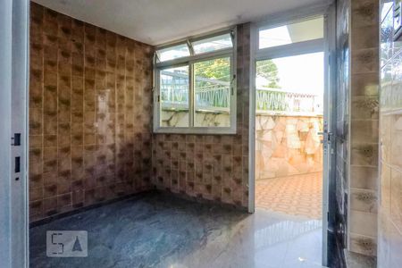 Casa para alugar com 5 quartos, 240m² em Vila Santo Estéfano, São Paulo