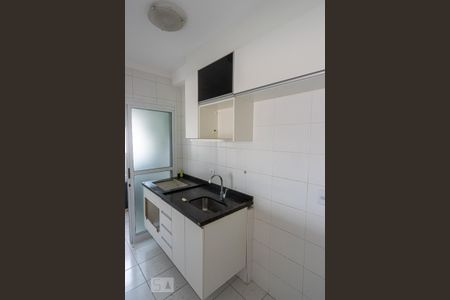 Cozinha de apartamento para alugar com 3 quartos, 76m² em Vila Carrão, São Paulo