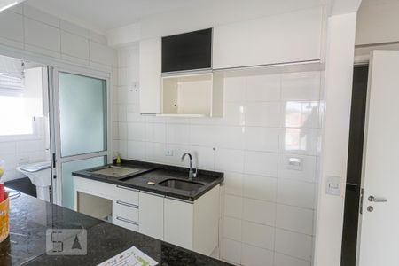 Cozinha de apartamento para alugar com 3 quartos, 76m² em Vila Carrão, São Paulo