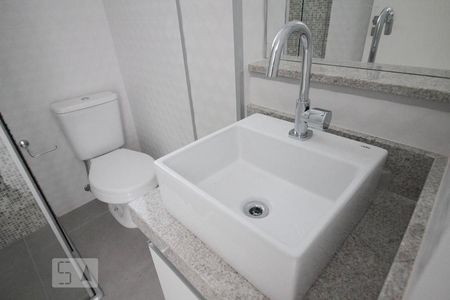 Apartamento para alugar com 60m², 2 quartos e sem vagaBanheiro