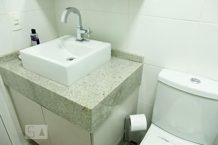 Apartamento à venda com 58m², 2 quartos e 1 vagaBanheiro Social - Pia