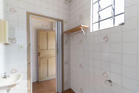 Banheiro de casa para alugar com 1 quarto, 30m² em Vila Nair, São Paulo