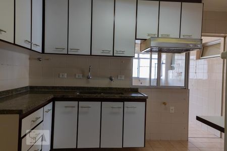 Cozinha de apartamento para alugar com 3 quartos, 118m² em Vila Mascote, São Paulo