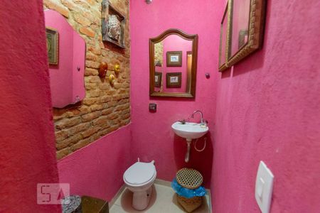 Casa para alugar com 300m², 4 quartos e 1 vaga Casa para alugar com 300m², 4 quartos e 1 vagaLavabo 1