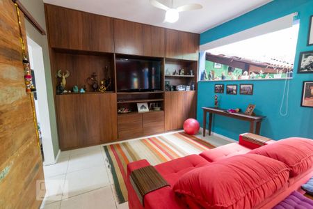 Casa para alugar com 300m², 4 quartos e 1 vaga Casa para alugar com 300m², 4 quartos e 1 vagaSala de TV
