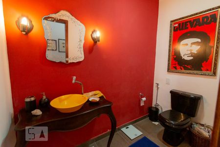 Casa para alugar com 300m², 4 quartos e 1 vaga Casa para alugar com 300m², 4 quartos e 1 vagaBanheiro Social