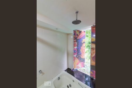 Casa para alugar com 300m², 4 quartos e 1 vaga Casa para alugar com 300m², 4 quartos e 1 vagaBanheiro da Suíte 2