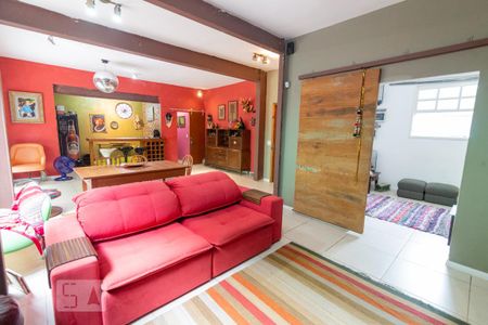 Casa para alugar com 300m², 4 quartos e 1 vaga Casa para alugar com 300m², 4 quartos e 1 vagaSala de TV